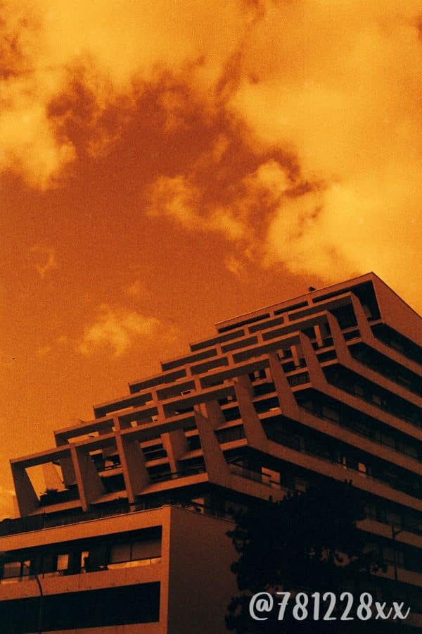 Film couleur Harman RED 125 ISO 36 poses